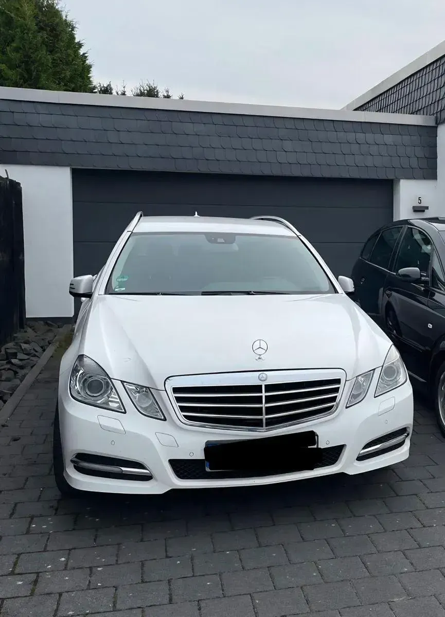 Gebraucht Mercedes E200 Avantgarde 136 PS (100 kW) 2012 Weiß Kombi