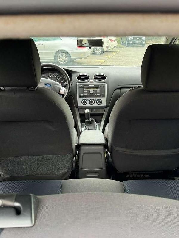 Gebraucht Ford Focus Ghia 116 PS (85 kW) 2005 Schwarz Limousine