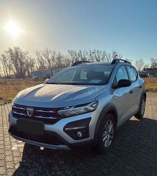 Gebraucht Dacia Sandero Essentiel 91 PS (66 kW) 2023 Grau Limousine