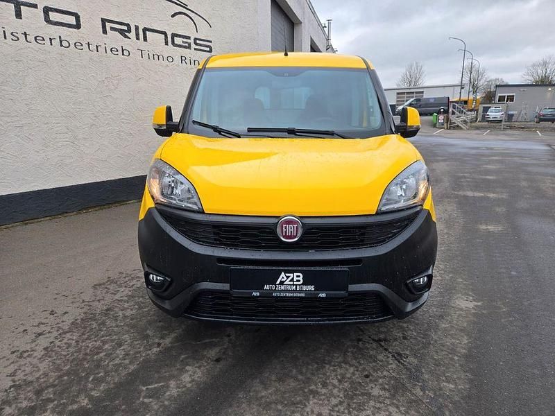 Gebraucht Fiat Doblò 120 PS (88 kW) 2018 Gelb Van / Kleinbus