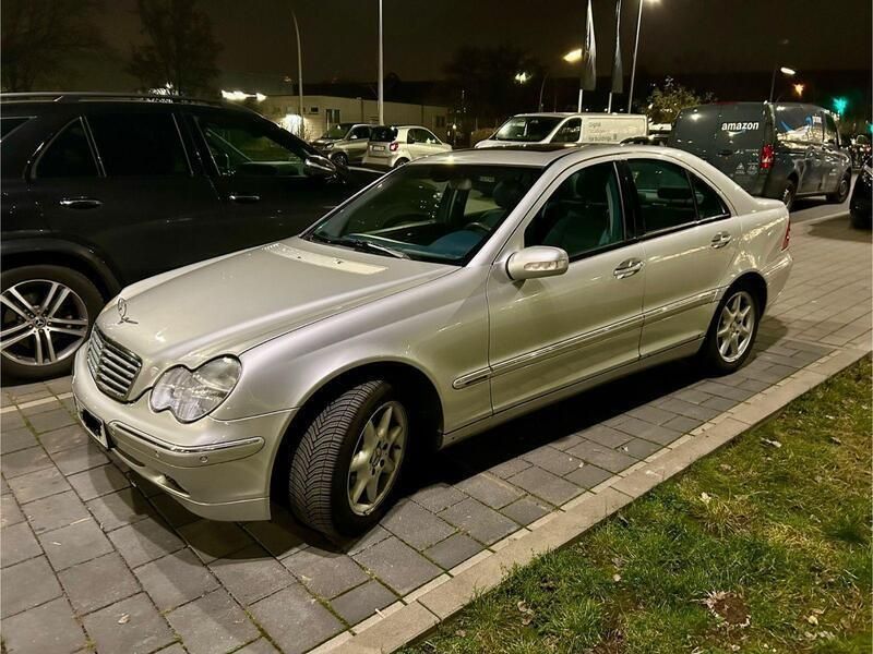 Silber Gebraucht 2002 Mercedes C240 Elegance Limousine | 2.800 € (Superpreis) - Bild 1/4