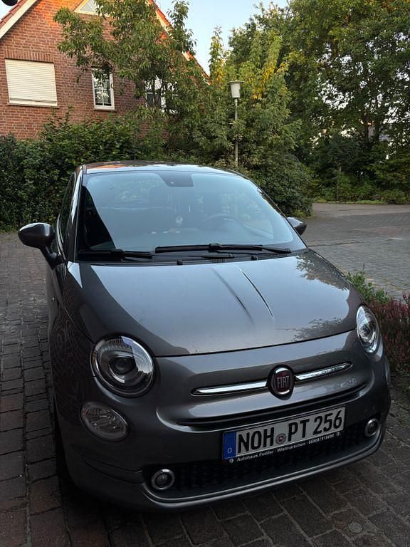 Grau Gebraucht 2022 Fiat 500 Dolcevita Kleinwagen | 11.000 € (Guter Preis) - Bild 1/4