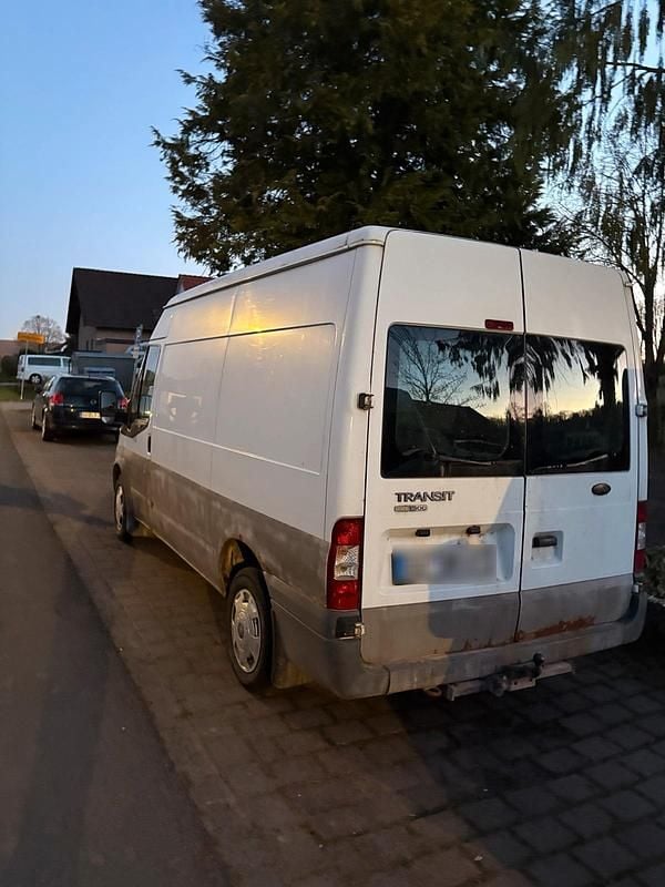 Usado Ford Transit 110 CV (80 kW) 2009 Blanco Monovolumen