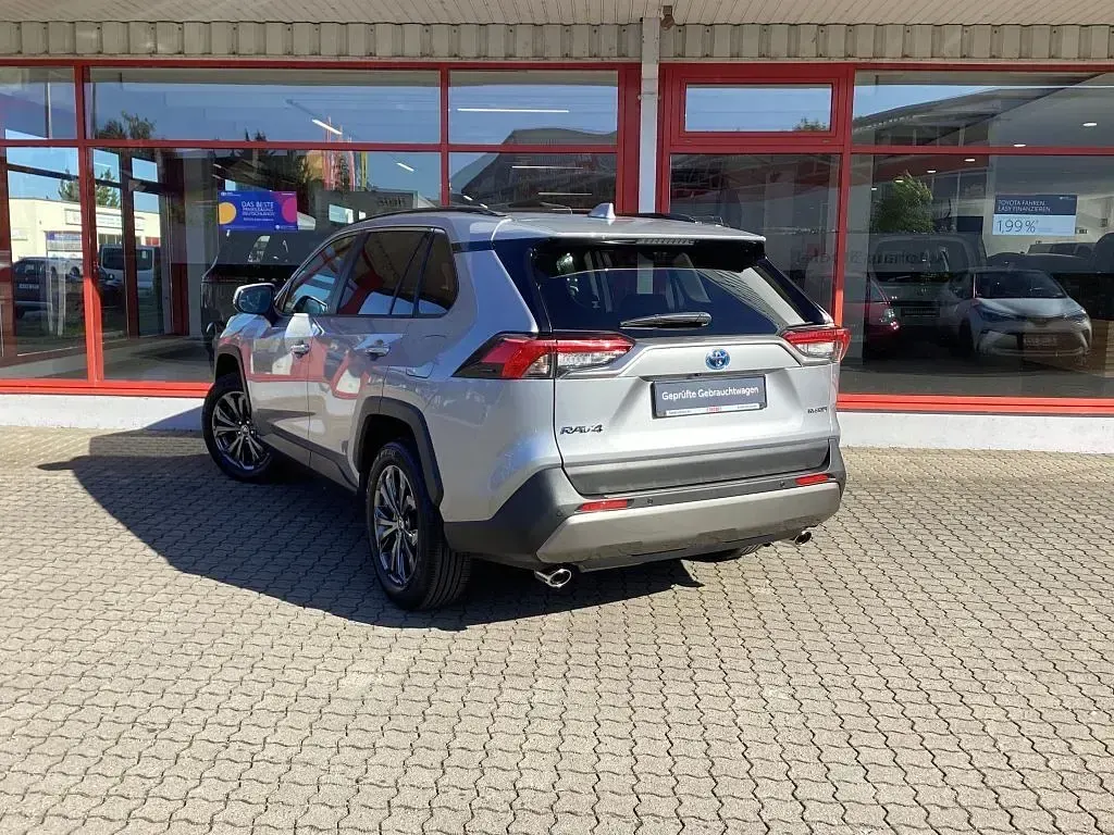 Gebraucht Toyota RAV4 Hybrid Team 218 PS (160 kW) 2024 Silber SUV