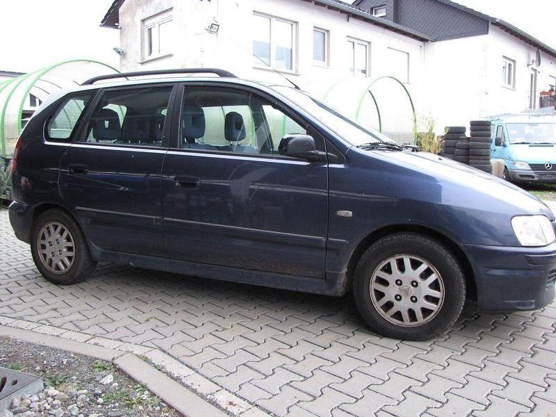 Blau Gebraucht 2002 Mitsubishi Space Star Van / Kleinbus | 480 € (Fairer Preis) - Bild 1/4