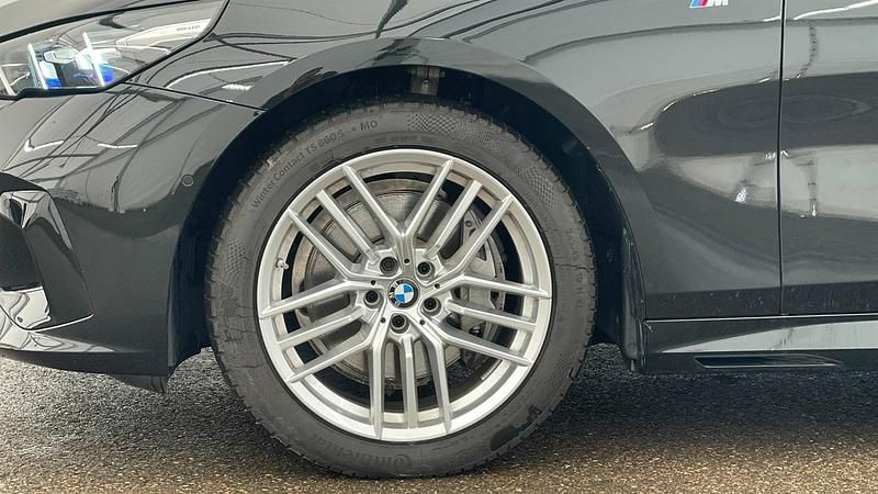 Gebraucht BMW 540 Comfort Edition 286 PS (210 kW) 2024 Saphirschwarz metallic Kombi