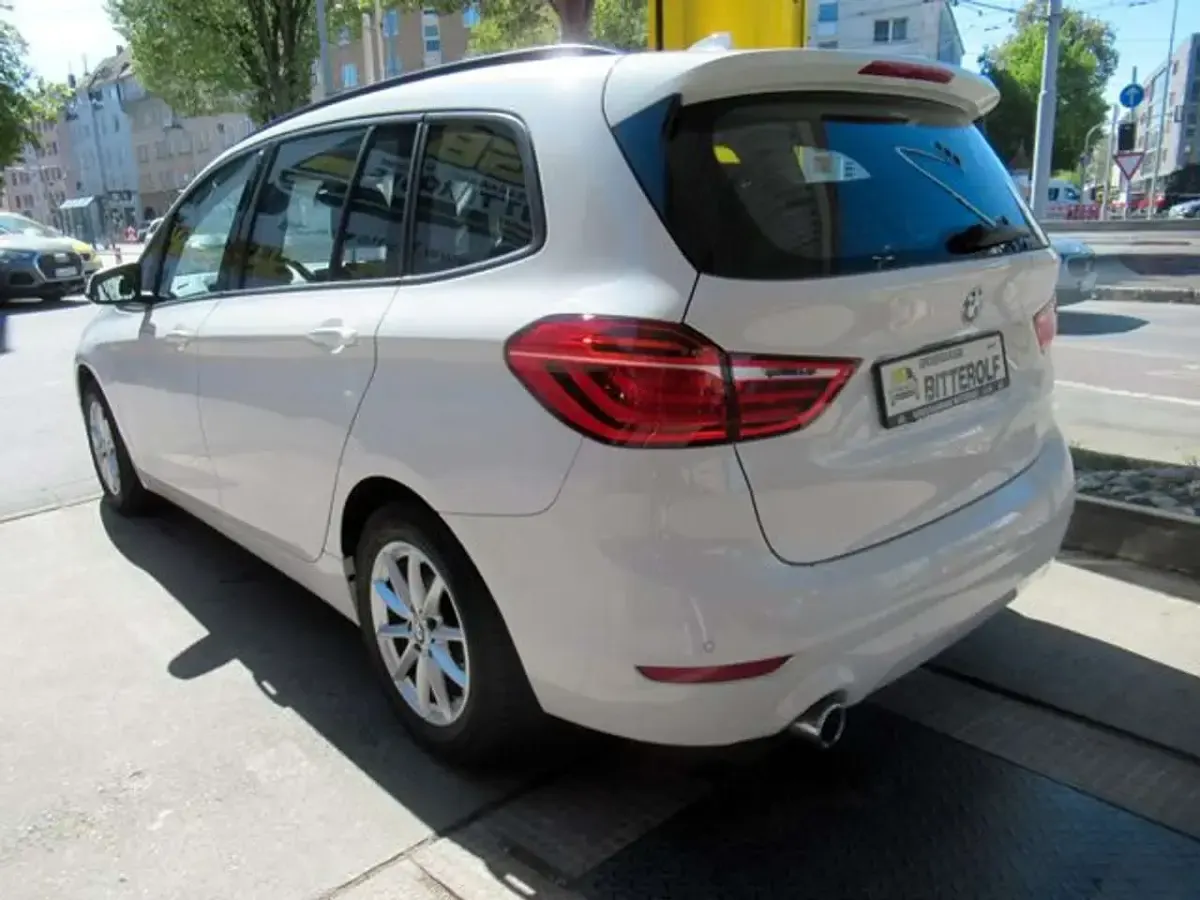 Gebraucht BMW 216 116 PS (85 kW) 2021 Alpinweiss Van / Kleinbus