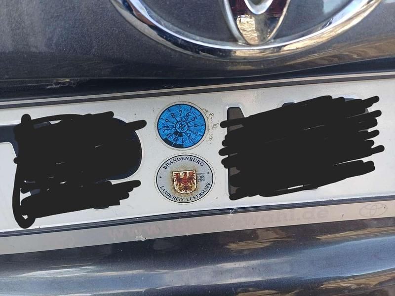 Gebraucht Toyota Verso-S Club 99 PS (72 kW) 2011 Grau Van / Kleinbus