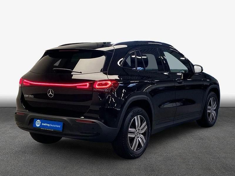 Gebraucht Mercedes EQA250 Progressive 139 kW (190 PS) 2022 Schwarz SUV