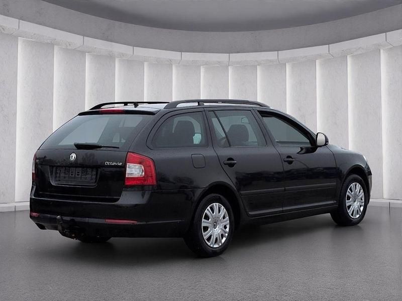 Gebraucht Skoda Octavia Ambition 105 PS (77 kW) 2012 Schwarz Kombi