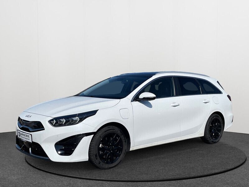 Weiß Gebraucht 2022 Kia Ceed Platinum Kombi | 22.990 € (Fairer Preis) - Bild 1/4
