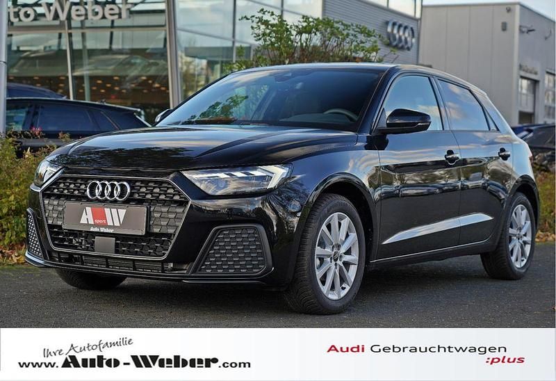 Schwarz Neu 2025 Audi A1 Sportback Sport Kleinwagen | 27.490 € (Fairer Preis) - Bild 1/4
