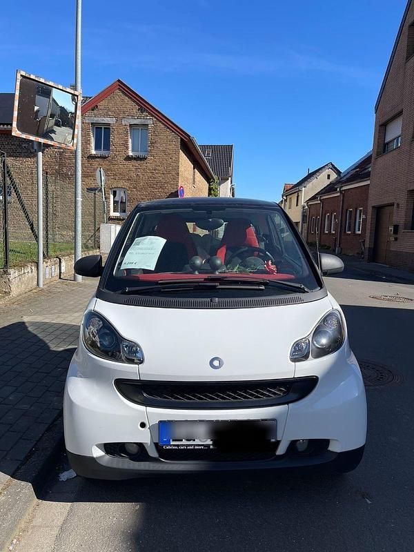 Weiß Gebraucht 2010 Smart ForTwo Coupé Passion Coupé | 3.899 € (Fairer Preis) - Bild 1/4