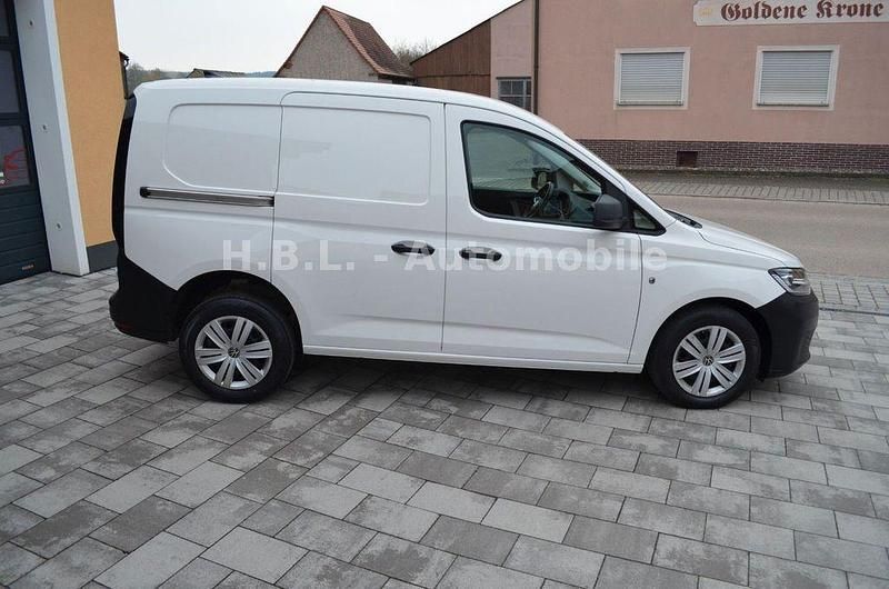 Gebraucht VW Caddy Basis 122 PS (89 kW) 2024 Weiß Van / Kleinbus