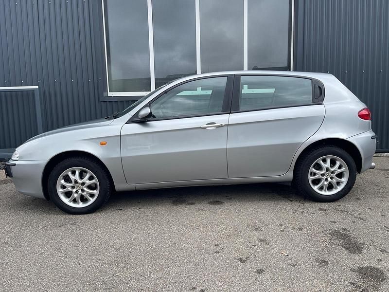 Gebraucht Alfa Romeo 147 105 PS (77 kW) 2003 Grau Kleinwagen