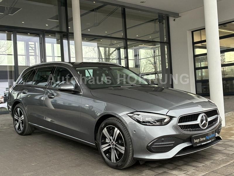 Usado Mercedes C300e Advanced 313 HP (230 kW) 2025 Cinzento Sedan