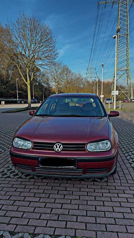 Rot Gebraucht 2000 VW Golf Limousine | 2.000 € (Guter Preis) - Bild 1/4