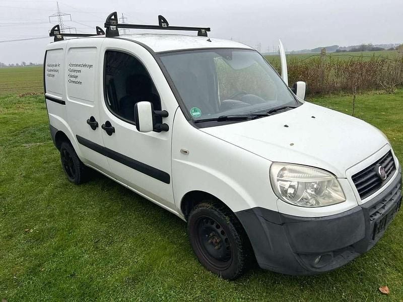 Gebraucht Fiat Doblò 75 PS (55 kW) 2010 Weiß Van / Kleinbus