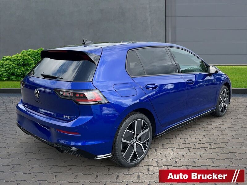 Neu VW Golf VIII R-line 150 PS (110 kW) 2025 Blau Limousine