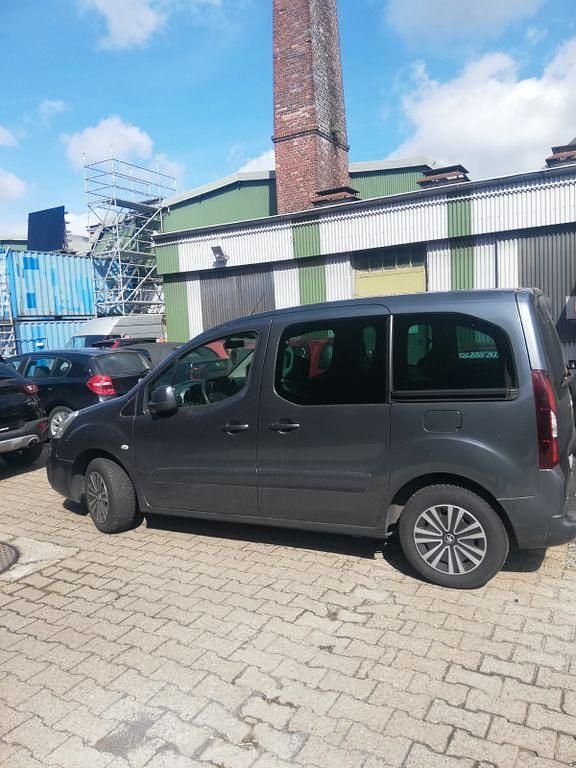 Gebraucht Peugeot TePee Active 99 PS (72 kW) 2017 Grau Van / Kleinbus