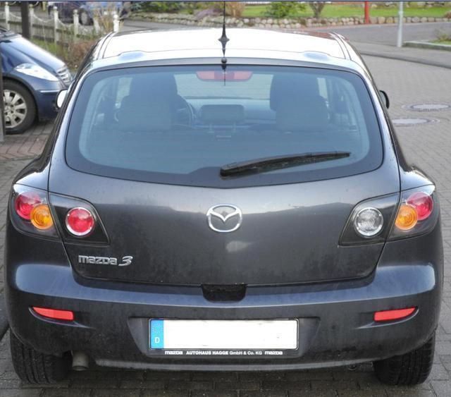 Usata Mazda 3 Active 109 CV (80 kW) 2005 Grigio Berlina