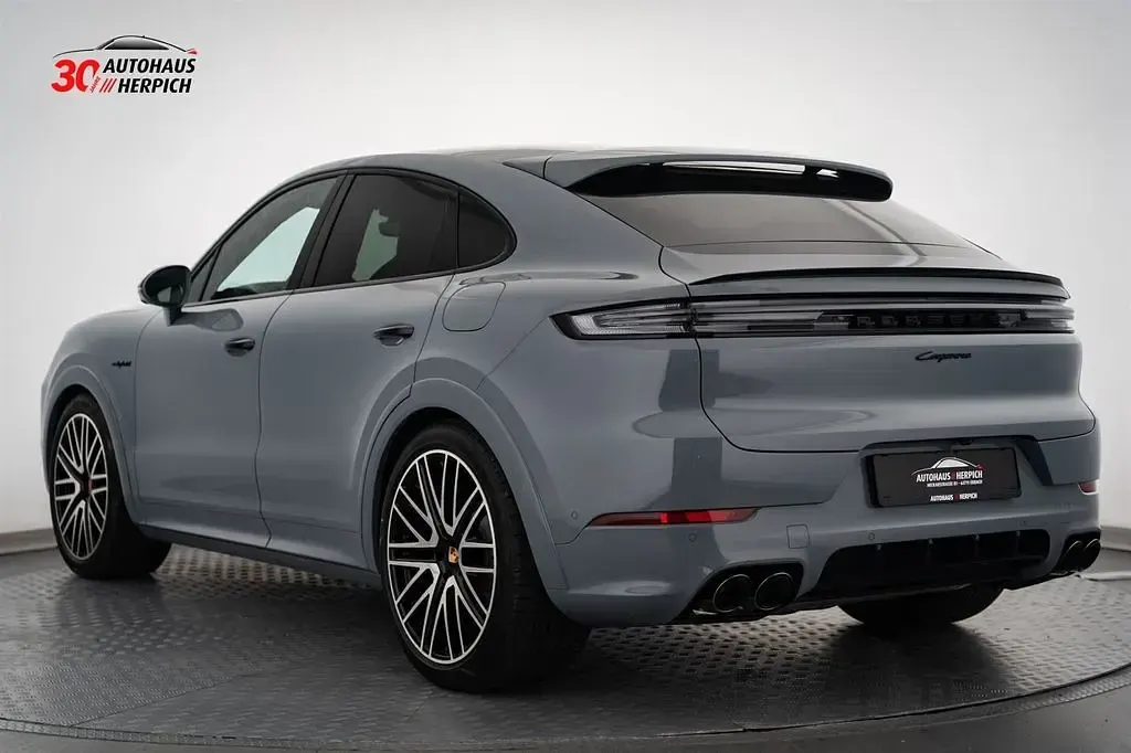Nouă Porsche Cayenne 470 CP (345 kW) 2025 Gri SUV