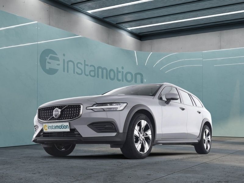 Gebraucht Volvo V60 CC Plus 196 PS (144 kW) 2024 Grau Kombi