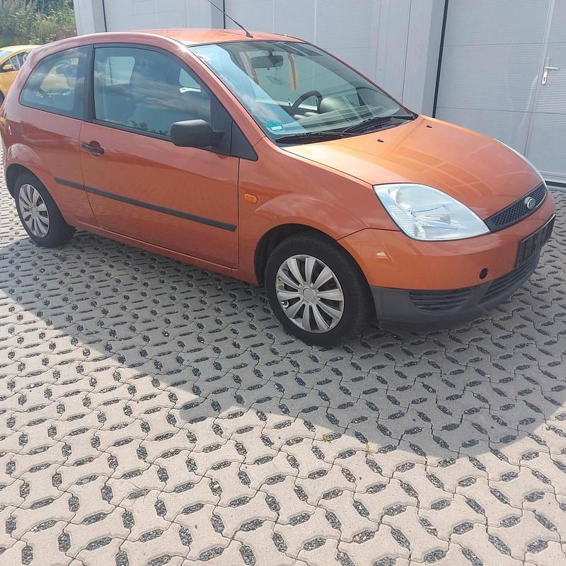 Orange Gebraucht 2004 Ford Fiesta Kleinwagen | 300 € (Superpreis) - Bild 1/4