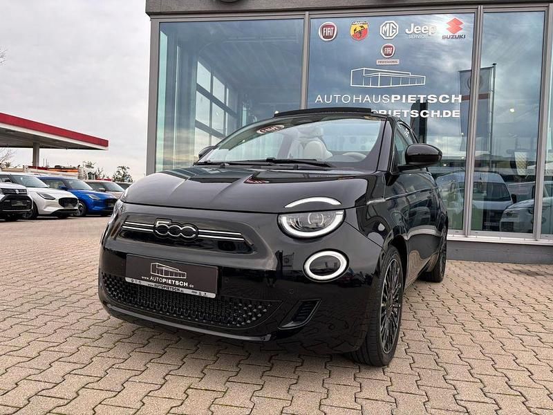 Onyx schwarz Gebraucht 2022 Fiat 500e La Prima Kleinwagen | 23.451 € (Teuer) - Bild 1/4