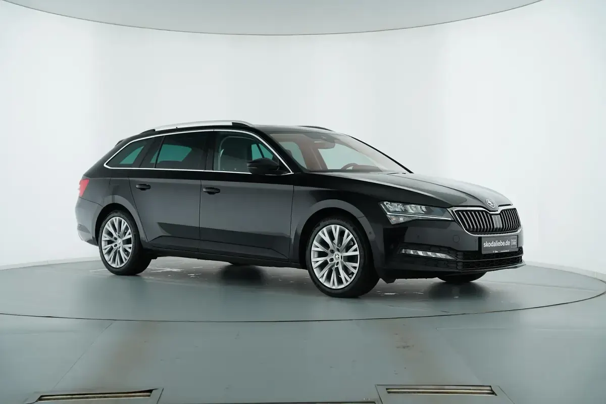 Gebraucht Skoda Superb Ambition 200 PS (147 kW) 2022 Schwarzmagic perleffekt Limousine