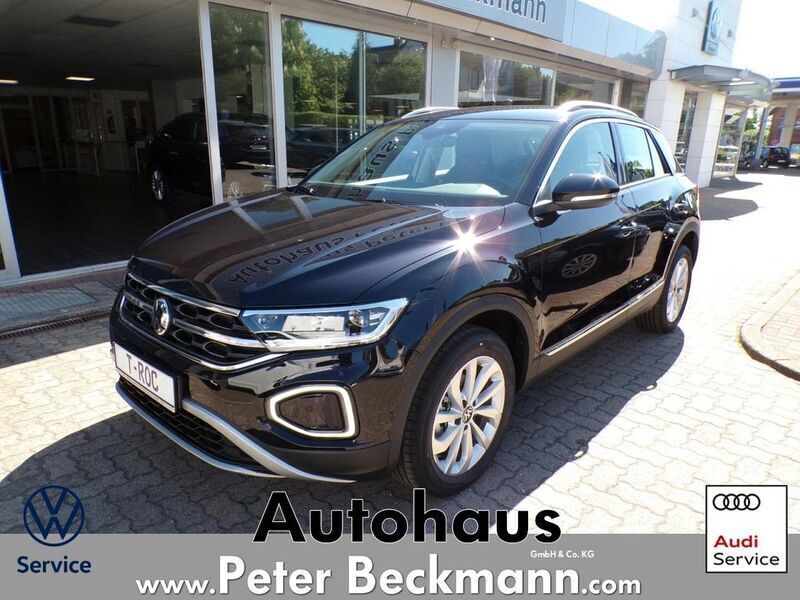 Deep black perleffekt (schwarz) Neu 2025 VW T-Roc Style SUV | 34.680 € (Guter Preis) - Bild 1/4