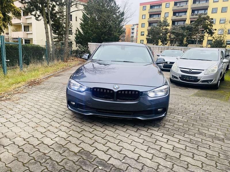 Gebraucht BMW 318 150 PS (110 kW) 2017 Grau Limousine