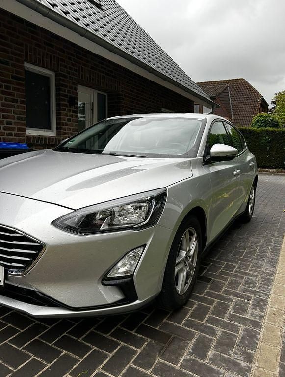 Gebraucht Ford Focus Cool & Connect 101 PS (74 kW) 2021 Silber Limousine