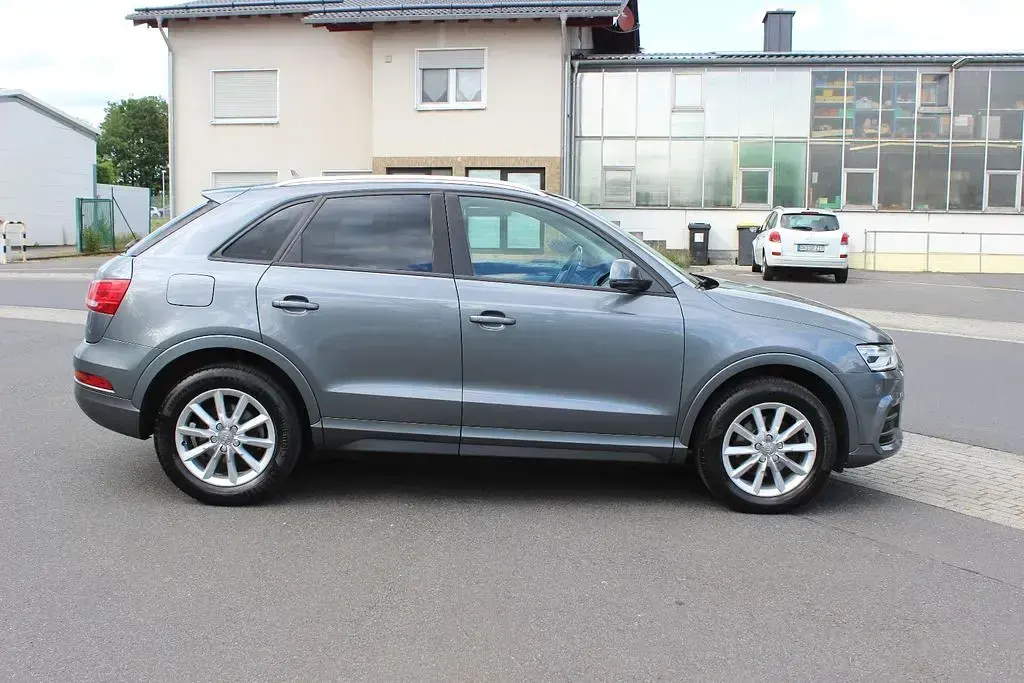 Gebraucht Audi Q3 Basis 150 PS (110 kW) 2015 Grau SUV