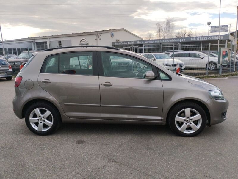 Gebraucht VW Golf VII Comfortline 105 PS (77 kW) 2012 Braun Limousine