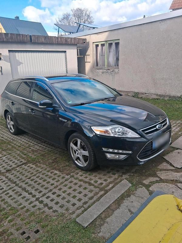 Gebraucht Ford Mondeo 163 PS (119 kW) 2013 Schwarz Kombi