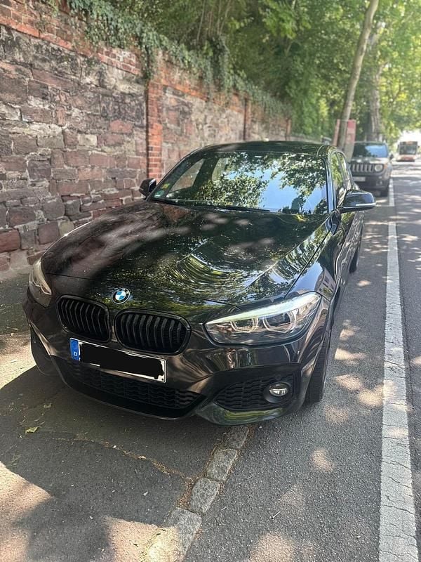 Schwarz Gebraucht 2018 BMW 118 M Sport Kleinwagen | 12.000 € (Guter Preis) - Bild 1/4