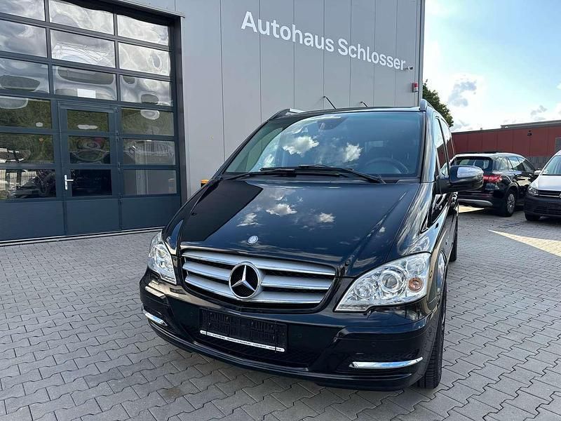 Obsidianschwarz Gebraucht 2011 Mercedes Viano Van / Kleinbus | 19.999 € (Fairer Preis) - Bild 1/4