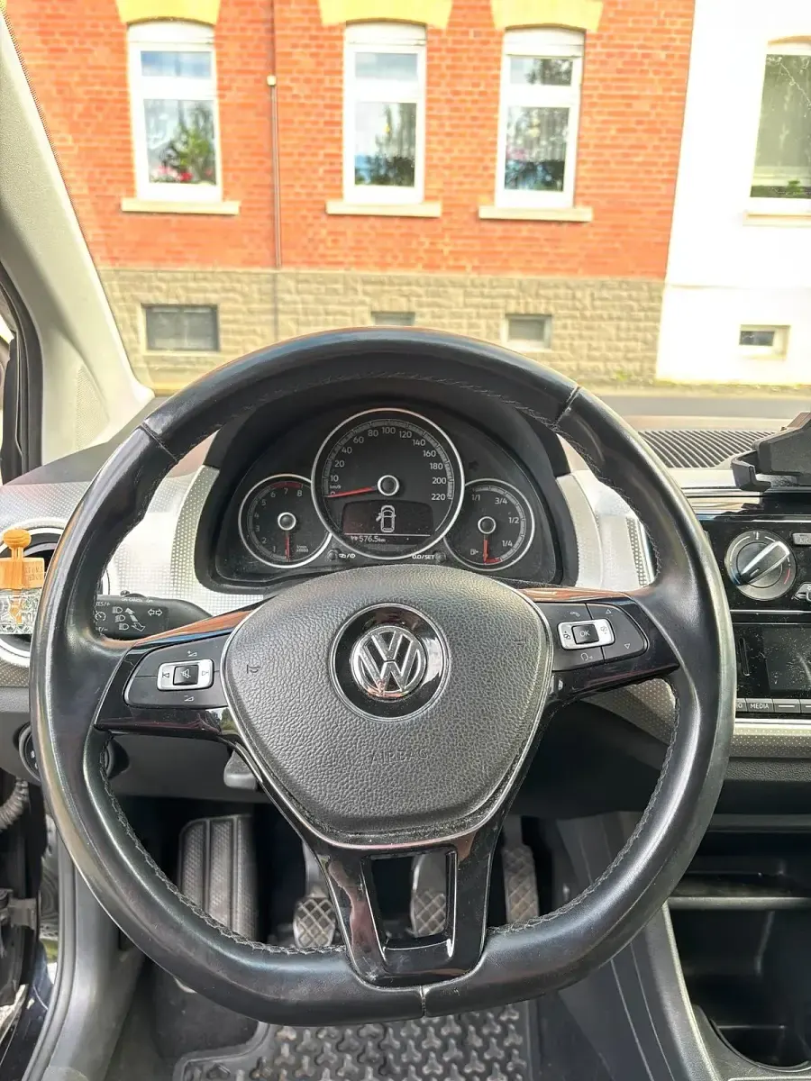 Gebraucht VW up! 60 PS (44 kW) 2018 Schwarz Kleinwagen
