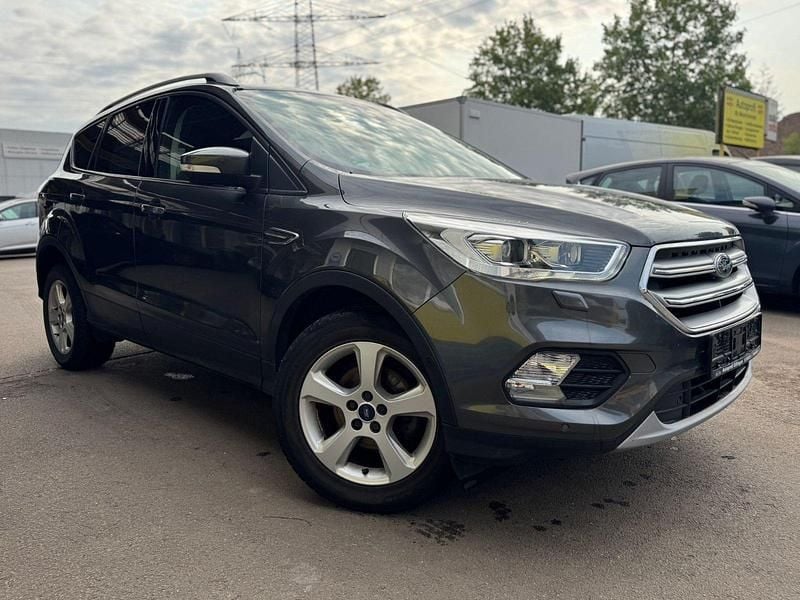 Grau Gebraucht 2018 Ford Kuga Titanium SUV | 12.190 € (Superpreis) - Bild 1/4