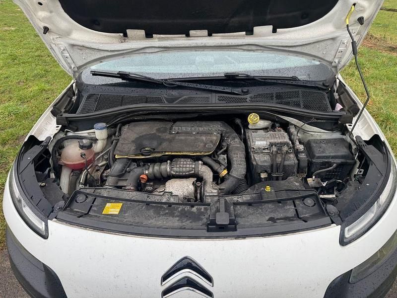 Gebraucht Citroën C4 Cactus Shine Edition 99 PS (72 kW) 2015 Weiß Kleinwagen