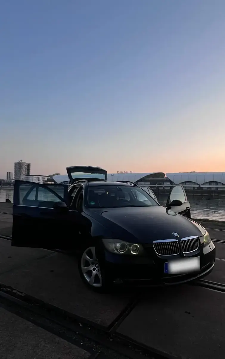 Gebraucht BMW 330 Comfort Edition 231 PS (169 kW) 2008 Schwarz Kombi