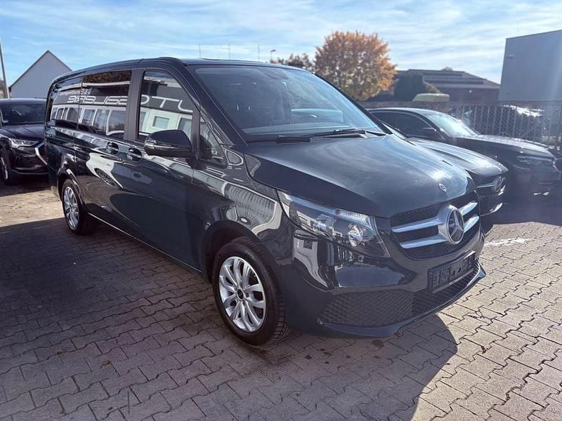 Gebraucht Mercedes V220 163 PS (119 kW) 2019 Grün Van / Kleinbus