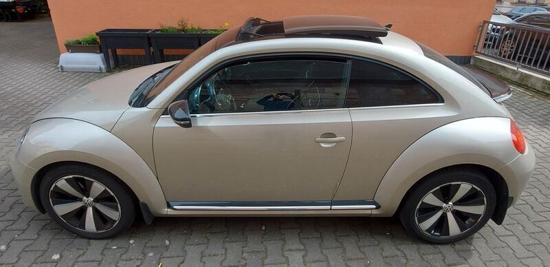Grau Gebraucht 2012 VW Beetle Sport Limousine | 11.190 € (Fairer Preis) - Bild 1/4