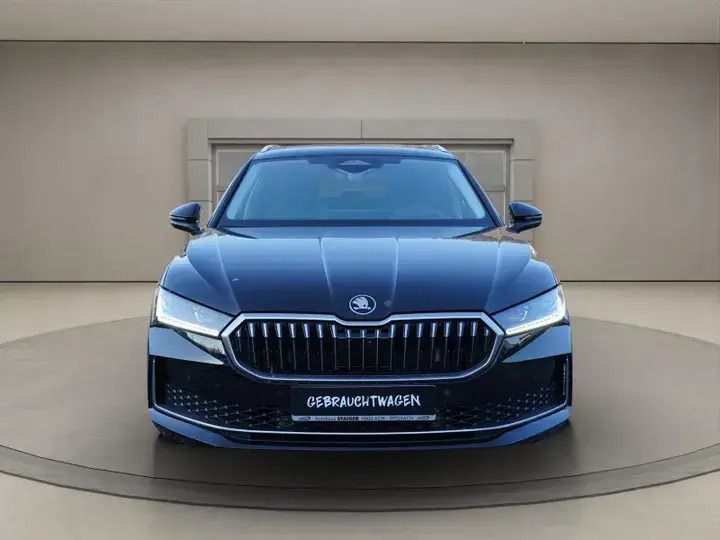 Gebraucht Skoda Superb Selection 193 PS (141 kW) 2024 Onyx schwarz metallic Kombi