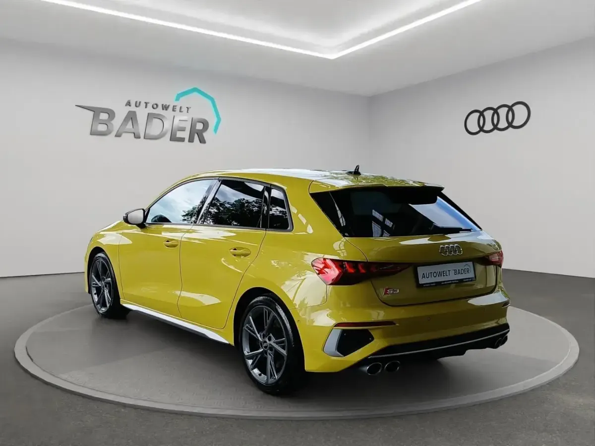 Gebraucht Audi S3 Basis 310 PS (228 kW) 2023 Pythongelb metallic Limousine