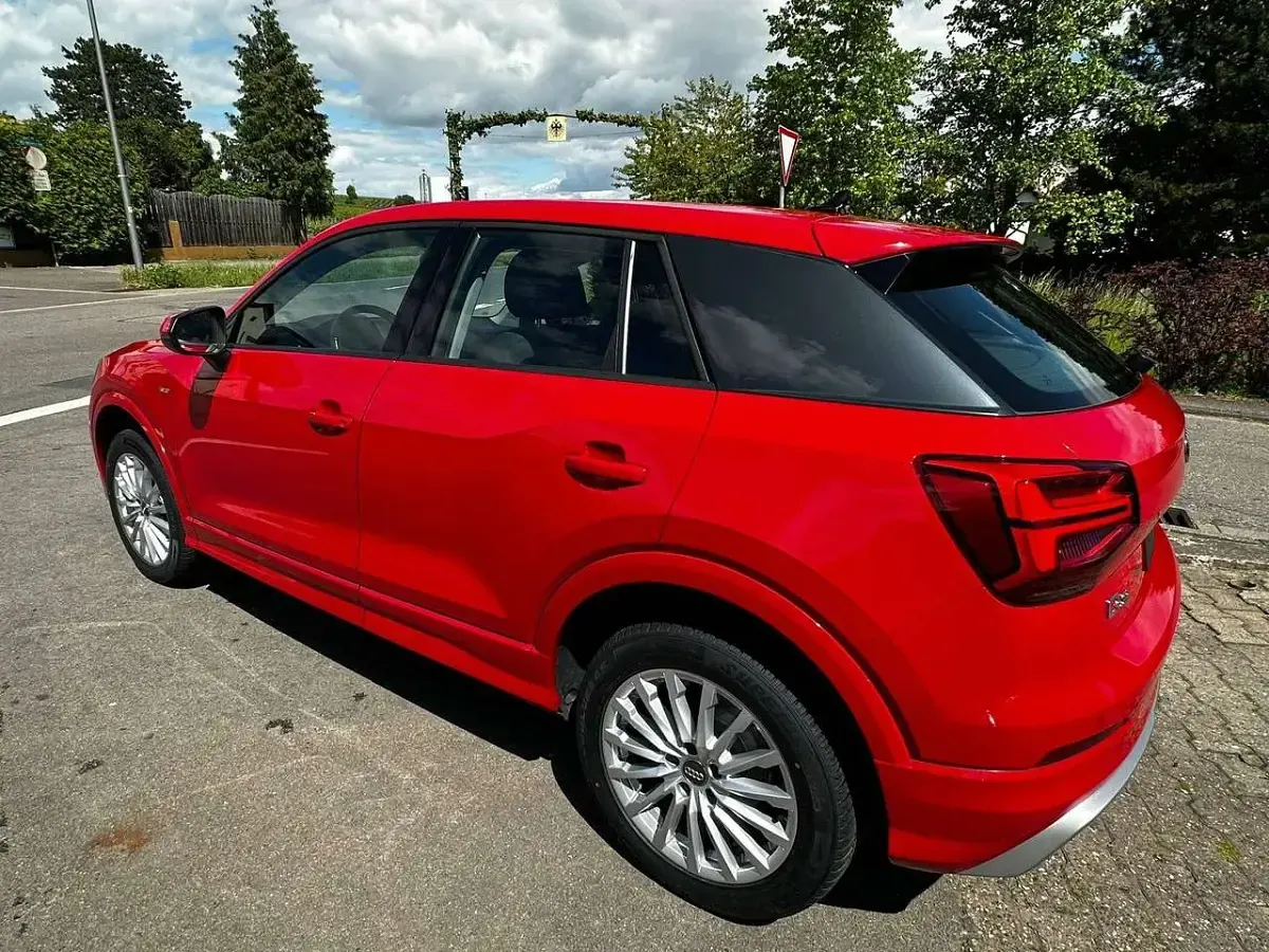 Gebraucht Audi Q2 Design 116 PS (85 kW) 2020 Tangorot SUV