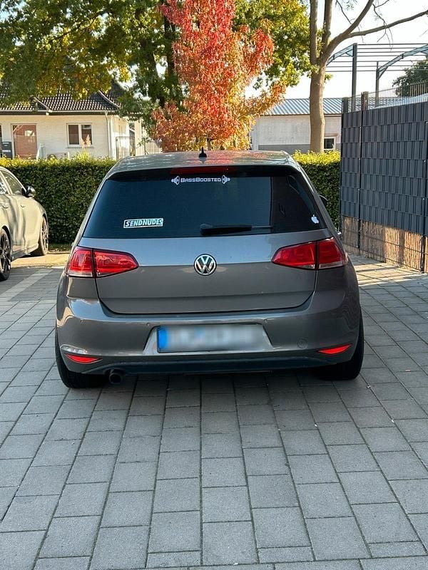 Andere farben Gebraucht 2013 VW Golf VII Kleinwagen | 10.000 € (Etwas zu teuer) - Bild 1/4