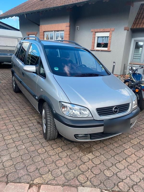 Gebraucht Opel Zafira 92 PS (67 kW) 2001 Silber Van / Kleinbus