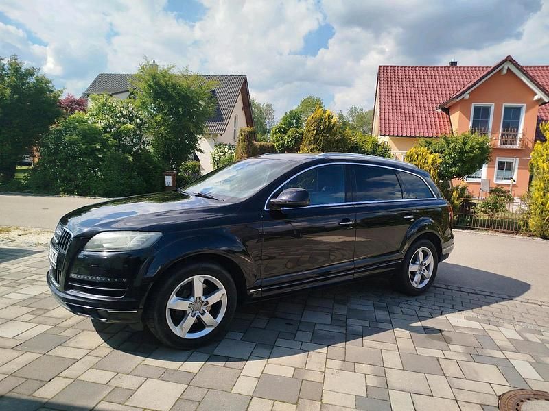 Schwarz Gebraucht 2011 Audi Q7 SUV | 11.300 € (Guter Preis) - Bild 1/4